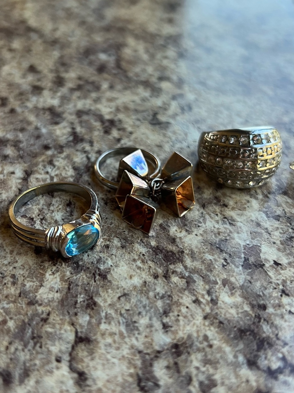 4 Silver Tone Rings - Picture 5 of 14